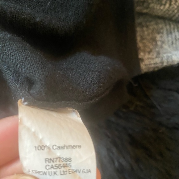 J.CREW
Collection cashmere T-shirt black small - Picture 7 of 7